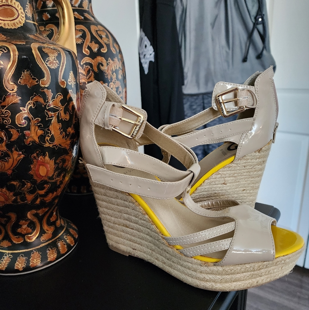 Guess wedges
